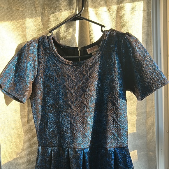 Elegant LuLaRoe Amelia - Picture 3 of 5